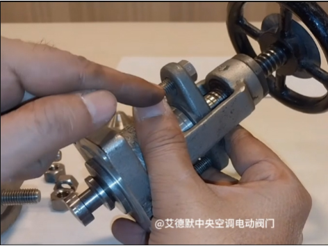 閥門(mén)填料密封中間加隔環(huán)的作用是什么？艾德默閥門(mén)來(lái)揭秘